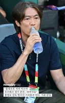 ,.,,. 홍명박 오늘 기자회견 하는군요 ,.,