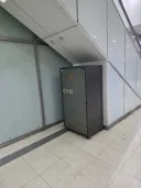 현대도시 배경 게임에 나올것 같은 금고