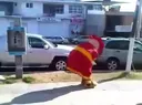 묻지마 폭행 당한 인형탈.gif