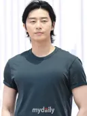 이준익 감독 신작 떴네요. <나는 반딧불이> 주인공 - 박해일,박서준
