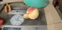 참 실한 복숭아.jpg