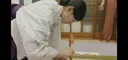 서예에 몰두하는 리센느 미나미의 옆얼굴 미모 .jpg