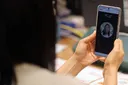 “휴대폰 개통한다고요? 얼굴부터 대세요”…내일부터 안면인증 시작