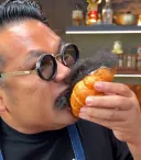 머리카락을 크루아상에 넣어 파는 태국 빵집