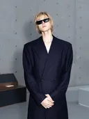 생로랑 쇼 참석한 코르티스 마틴 (파리 패션위크)