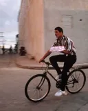 쿠바, 생일 케이크 배달원🎂🚲 (1997년)