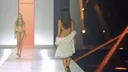 패션쇼 런웨이 서양 슬렌더 비키니 모델녀.MP4