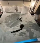 촉촉하게 젖은 모텔 침대