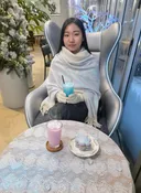 오늘은 우리 딸 성인 첫 생일이에요.