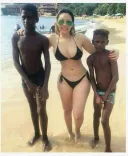 백인 누나 한테 괴롭힘 당하는 흑인 아이들....