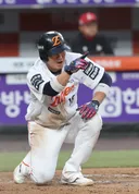 한화 ‘15년 원클럽맨’ 하주석, KIA행...이형범과 맞트레이드