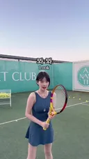 테니스 알려주다가 경멸하는 누나