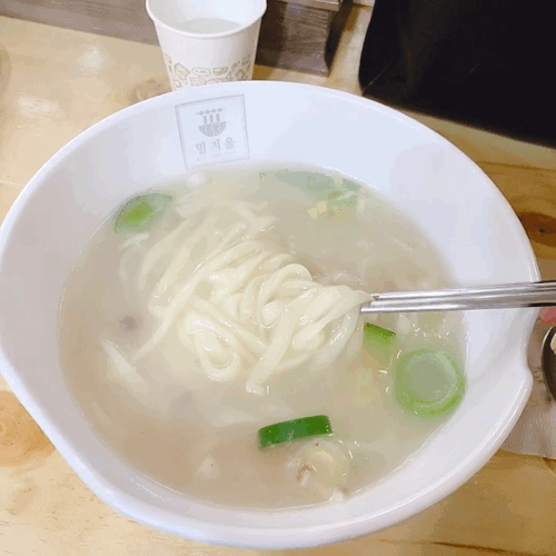 평생 잔치국수 vs 칼국수 공짜 고르기