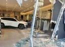 구미 상가에 SUV 돌진, 운전자 후진 급발진 주장