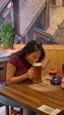 맥주 빨리 마시는 누나