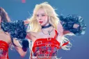 다시봐도 레전드였던 24년 일본 슴콘 드라마 무대 바람 맞는 에스파 윈터.jpgif