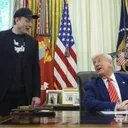 '머스크,.선거 지원 착수.트럼프 지지 슈퍼팩 재가동'