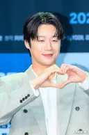 '유부녀 킬러' 정준원, '공식 미남' 설정에..감독 "내눈엔 멋있고 잘생겨"