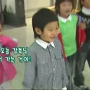 이강인 공항 패션.jpg