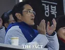 자기 구단 응원하러 간 재벌 총수들.jpg