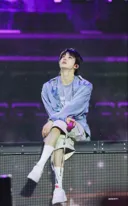 오늘자 버뮤다 팬츠 잘 어울리는 방탄소년단 진.jpg