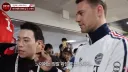 내한 팬들에게 싸인 거의 다 해줬다는 축구 선수