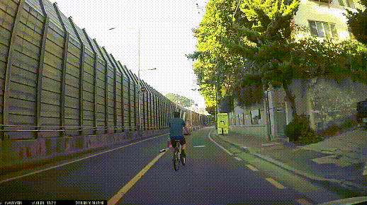 욕이 나올 수밖에 없는 상황.gif