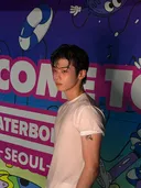 점점 비주얼 레전드 찍는 연하남 스타일 남돌...jpg
