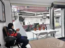 '40도 육박' 끓는 도로 위 라이더들, 빨간날 없다…