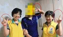 아니 이상하긴 하잖아
