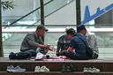 인천공항, ‘노숙자 피서’ 퇴거조치…인권단체 “마지막 피난처” 반발
