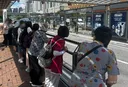 '택시! 제발!' 땡볕에 애처롭게 손 흔드는 어르신…예약 택시만 지나갔다