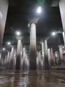 일본의 지하신전이 본업을 시작함.