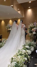 신부끼리 경쟁하는 레즈 결혼식