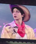 미국에서 우디 복장 입은 방탄소년단 진.jpg
