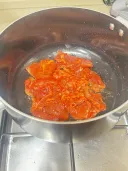 아침을 먹어야 하는데 집에 딱히 먹을게 없다..
