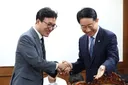 김민석 이진숙 같이 앉기 부끄러워..제명돼야