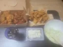 주말에는 치킨과 넷플릭스 조합이죠