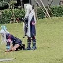 아내가 개 산책 시키는 중