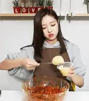 지금 빵을 사러 갔다 올까, 밥을 해 먹을까
