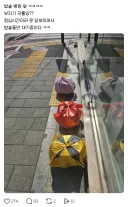 밥솥병원앞에서 대기하는 환자들.JPG