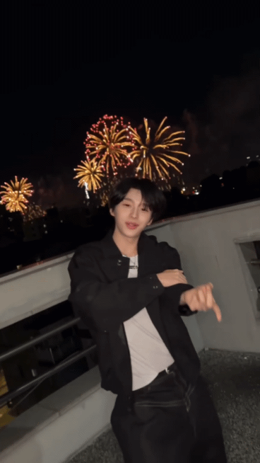 실시간 여의도 불꽃축제하는데 춤추는 아이돌 실존..jpgif