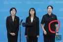 아무리 그래도.. 우리나라에서 문신한 정치인은 아니지 않나요