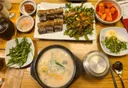 돼지국밥 정식 VS 순대국밥 정식 뭘 더 선호 하는지요?