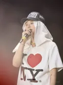 미국콘에서 I❤️NY 티셔츠입기 시전한 지디
