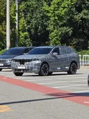 오늘자 BMW 위장막 차량