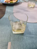 조니워커 블루라벨 마신 만화가 욕을 먹고있군..