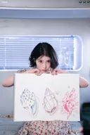 아이유 데뷔 18주년 기념 2억원 기부
