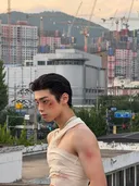 열심히 운동하더니 분위기 달라진 남돌...jpg