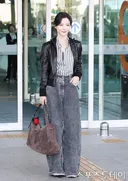 오늘자 이탈리아로 출국하는 김유정